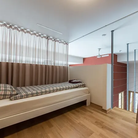 Best - Joe Luxury Ταλίν